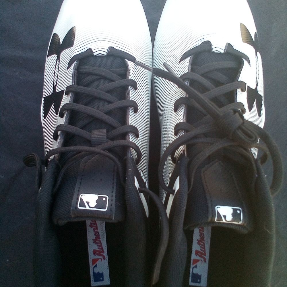 Under armour MLB authentic men's baseball cleats (Brand New) Size 12